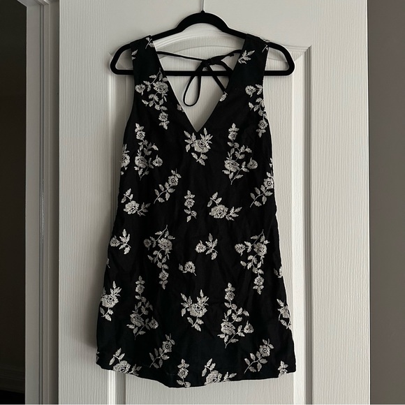 Abercrombie & Fitch US SP Women's Embroidered Linen-Blend Mini Dress - Picture 14 of 15